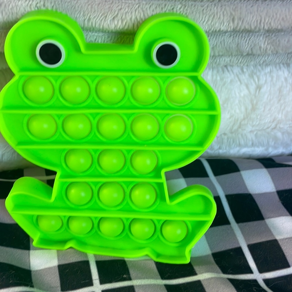 Frog pop it